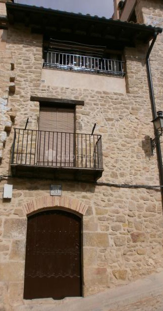 Fachada de Casa Isabel – Calle Las Parras, Valderrobres
